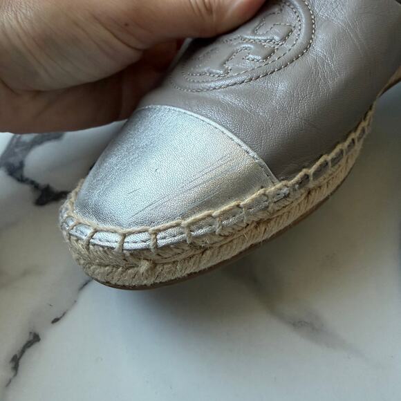 Tory Burch Benton Gray Silver Leather Espadrilles Size 8 - Picture 5 of 7